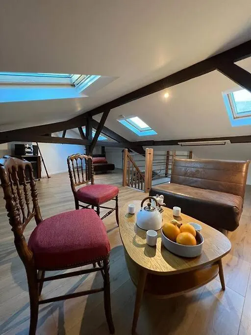 Charming & Practical Near Paris Apartment Gentilly France
