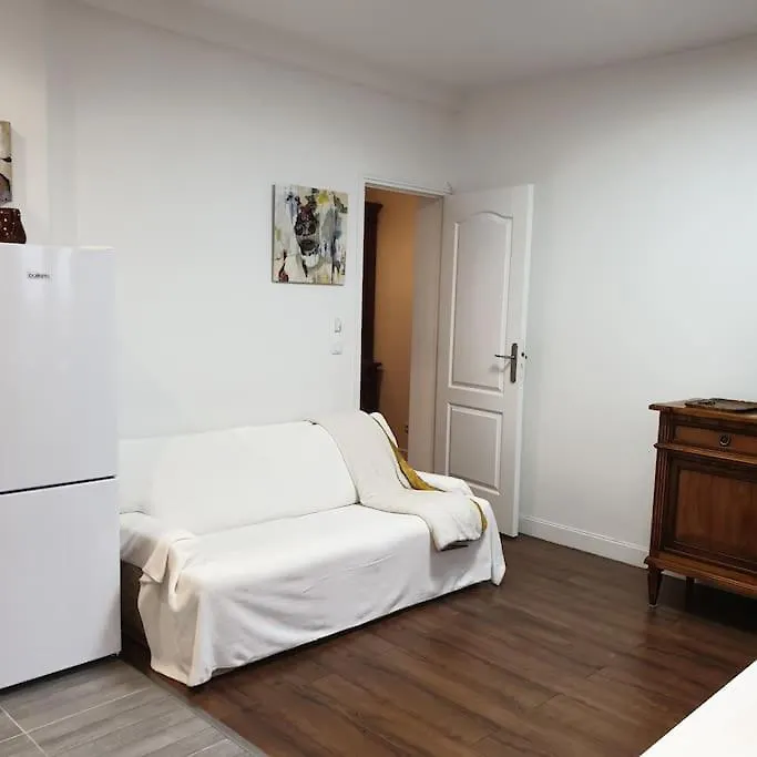 Charming & Practical Near Paris Apartment Gentilly
