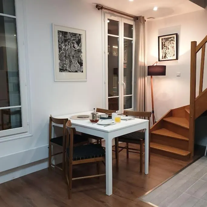 Charming & Practical Near Paris Apartment Gentilly